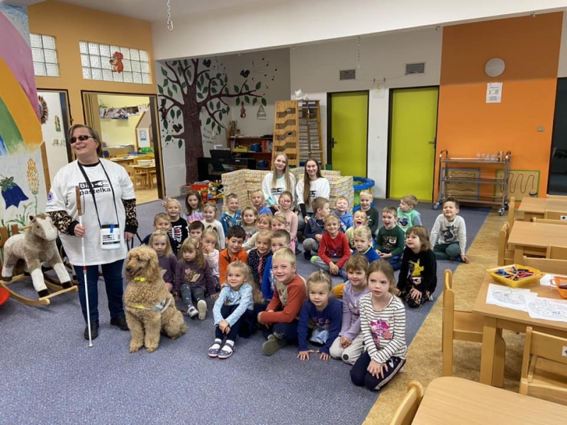 Bílá pastelka v MŠ