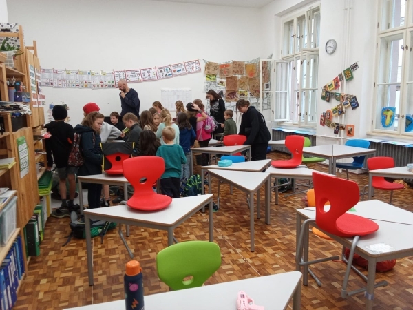 Exkurze Školního parlamentu do ZŠ Poznávání v Praze