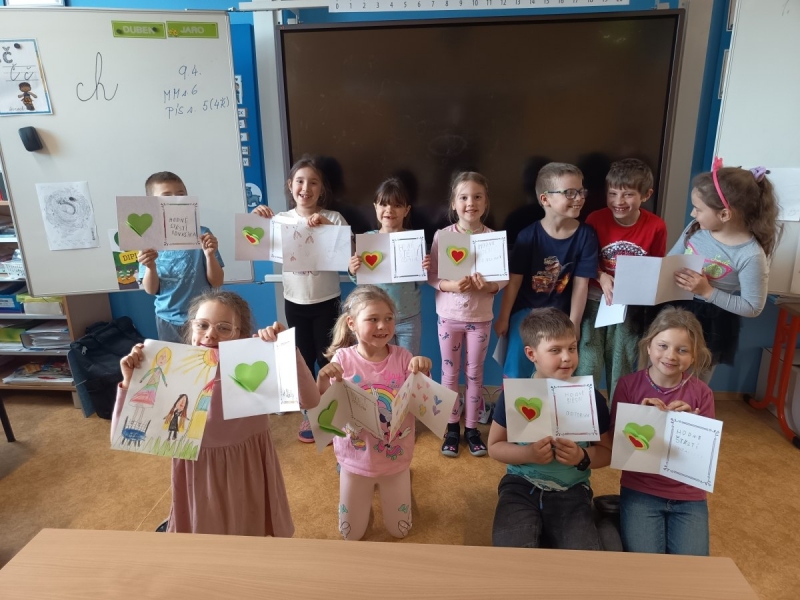 Přáníčka pro štěstí od žáků 1.A a 1.B