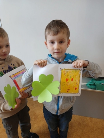 Přáníčka pro štěstí od žáků 1.A a 1.B