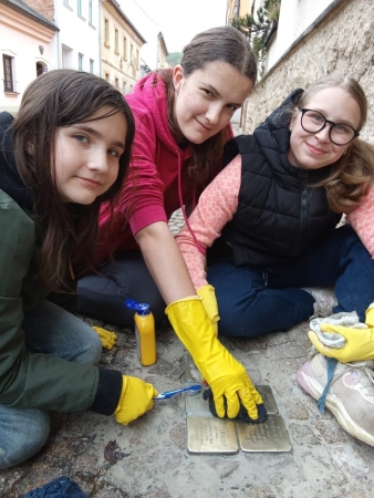 Čištění Stolpersteinů