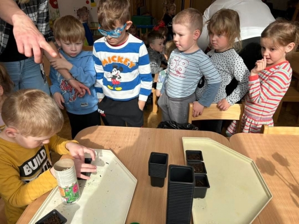 Přípravy na Den maminek