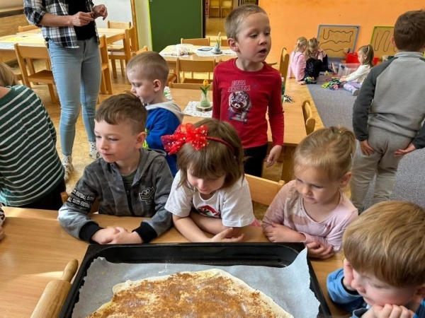 Přípravy na Den maminek