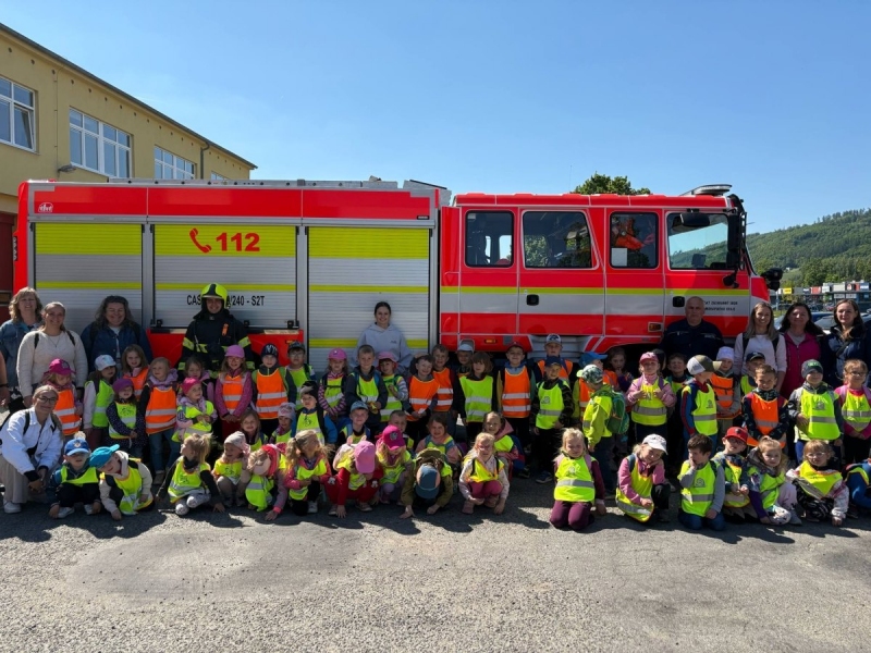 Děti z MŠ Lomnice navštívily hasičskou stanici Blansko