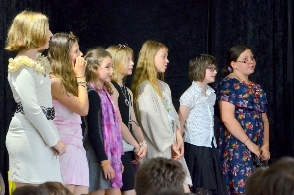 Divadelní představení hudebně - dramatických kroužků