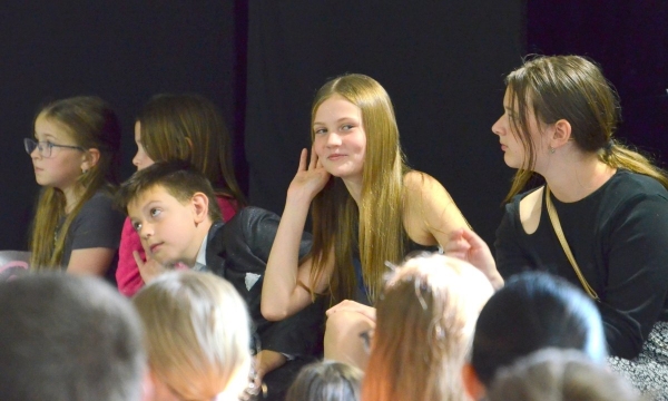 Divadelní představení hudebně - dramatických kroužků