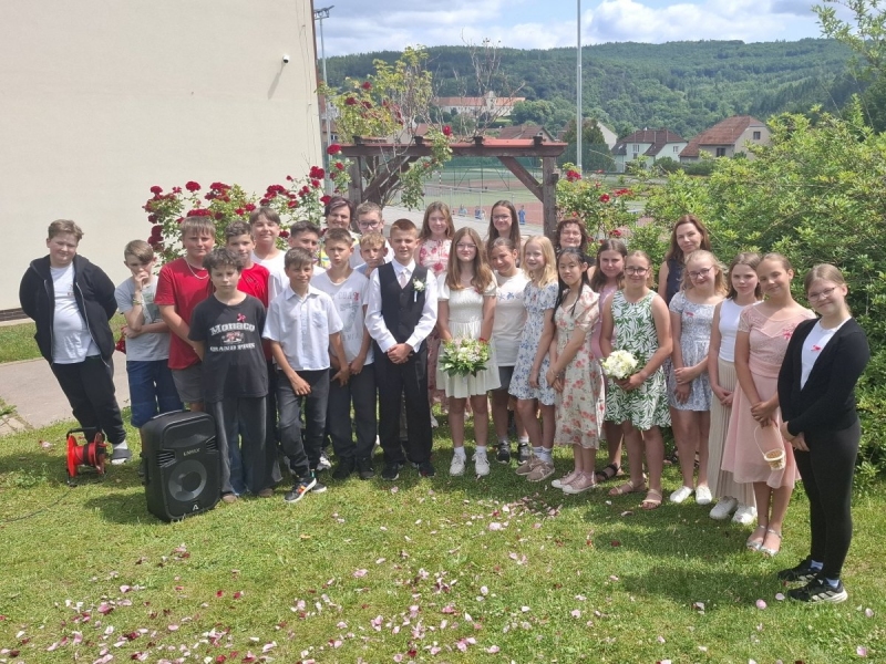 Ve výchově k občanství jsme měli svatbu :)