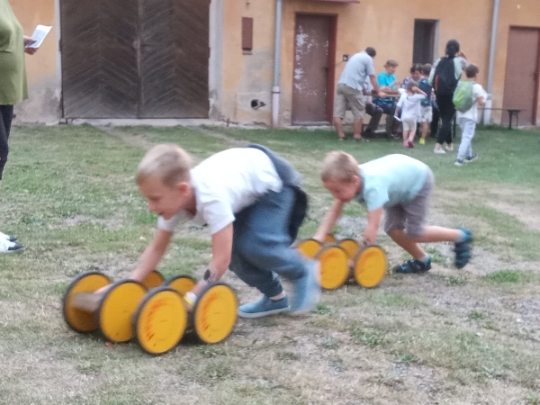 Ahoj prázdniny!