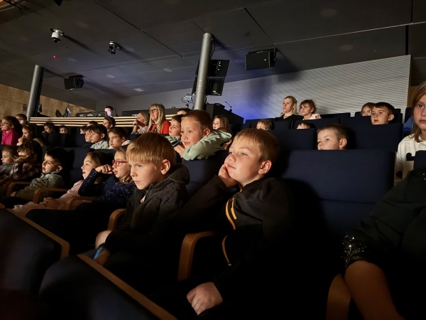 Výlet do Divadla Reduta – Hurvínek prodává nevěstu