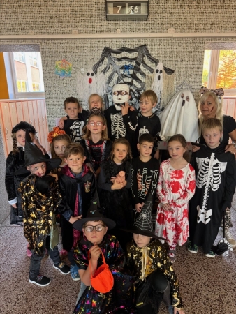 Halloweenské dovádění v první třídě