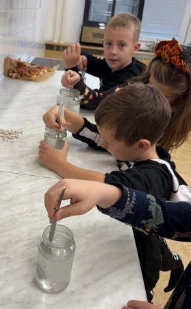 Halloweenské dovádění v první třídě