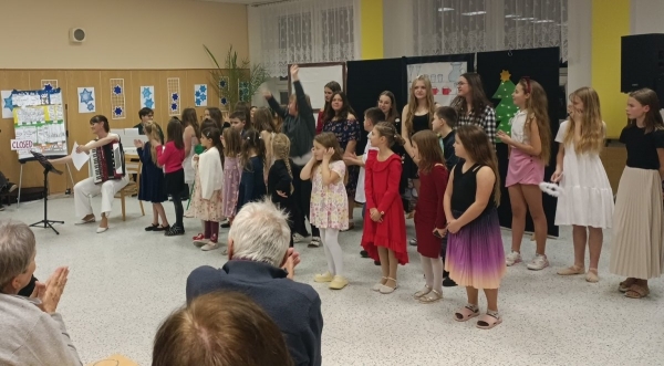 Večírek pro seniory – představení žáků ZUŠ a hudebně-dramatického kroužku