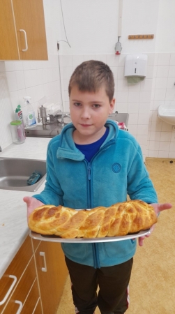 Předvánoční pečení v 5.A