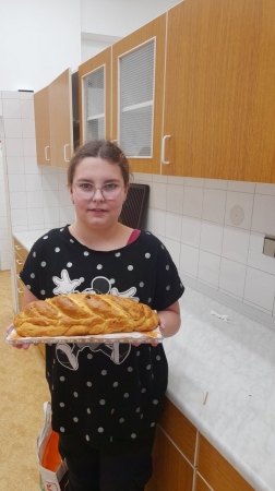 Předvánoční pečení v 5.A