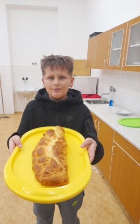Předvánoční pečení v 5.A