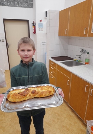 Předvánoční pečení v 5.A