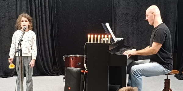 Koncertík ZUŠ v Duhovém sále - prosinec 2025