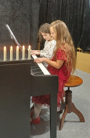 Koncertík ZUŠ v Duhovém sále - prosinec 2025