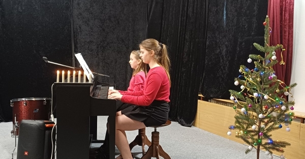 Koncertík ZUŠ v Duhovém sále - prosinec 2025
