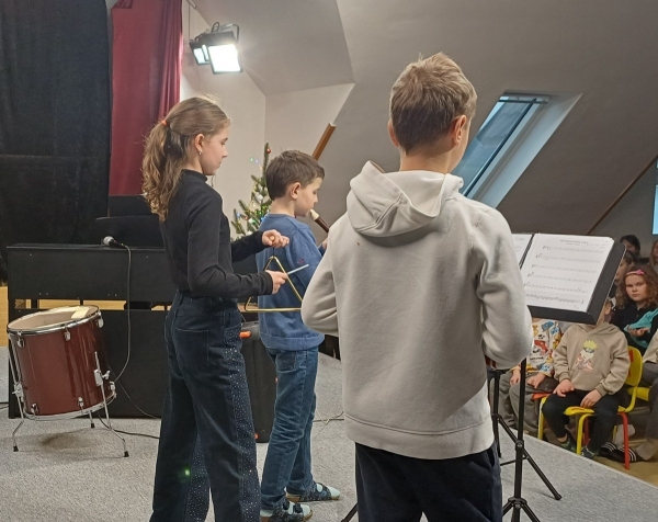 Koncertík ZUŠ v Duhovém sále - prosinec 2025