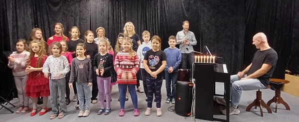 Koncertík ZUŠ v Duhovém sále - prosinec 2025