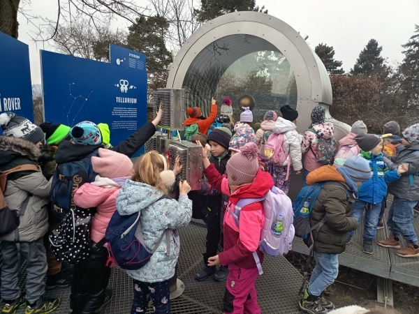 Výlet do planetária