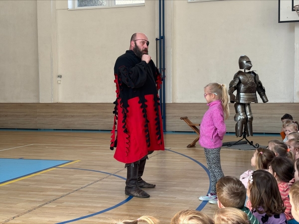 Divadlo Pernštejni ve školce