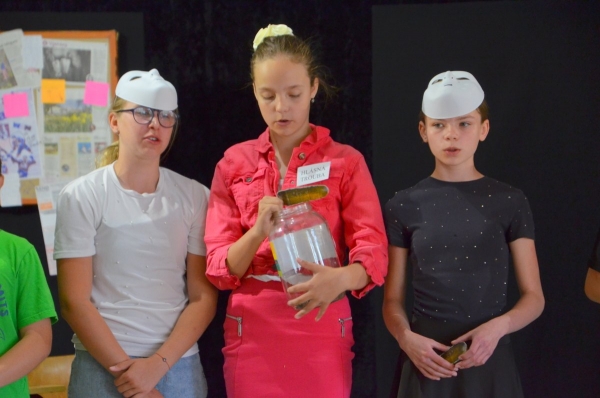 Divadelní představení dramatických kroužků