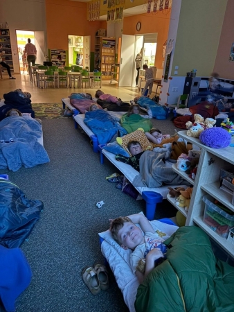 Noc ve školce plná zážitků a odvahy!