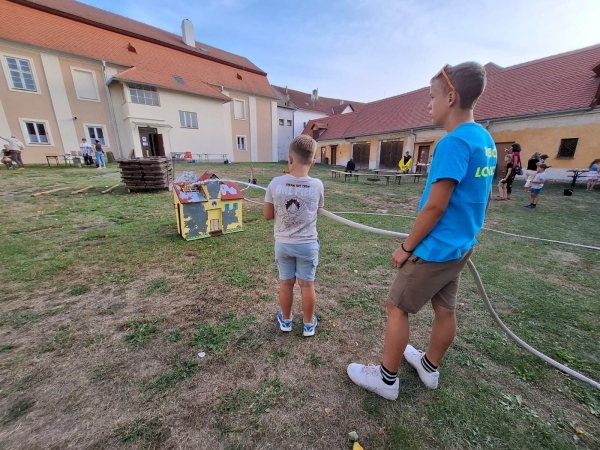Ahoj prázdniny!