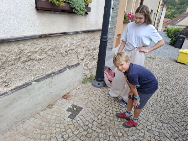 Čištění stolpersteine září 2026
