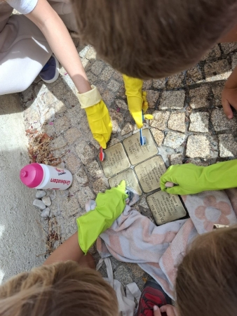 Čištění stolpersteine září 2026