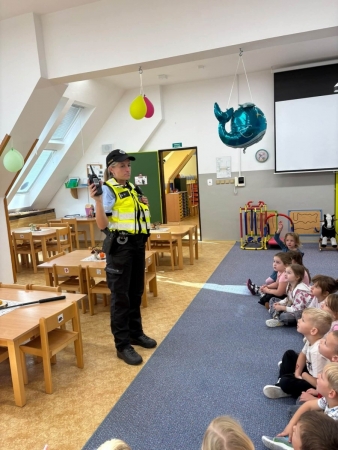Dnes nás ve školce navštívila Policie České republiky!