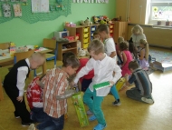 Městys Lomnice obdaroval děti ve školní družině